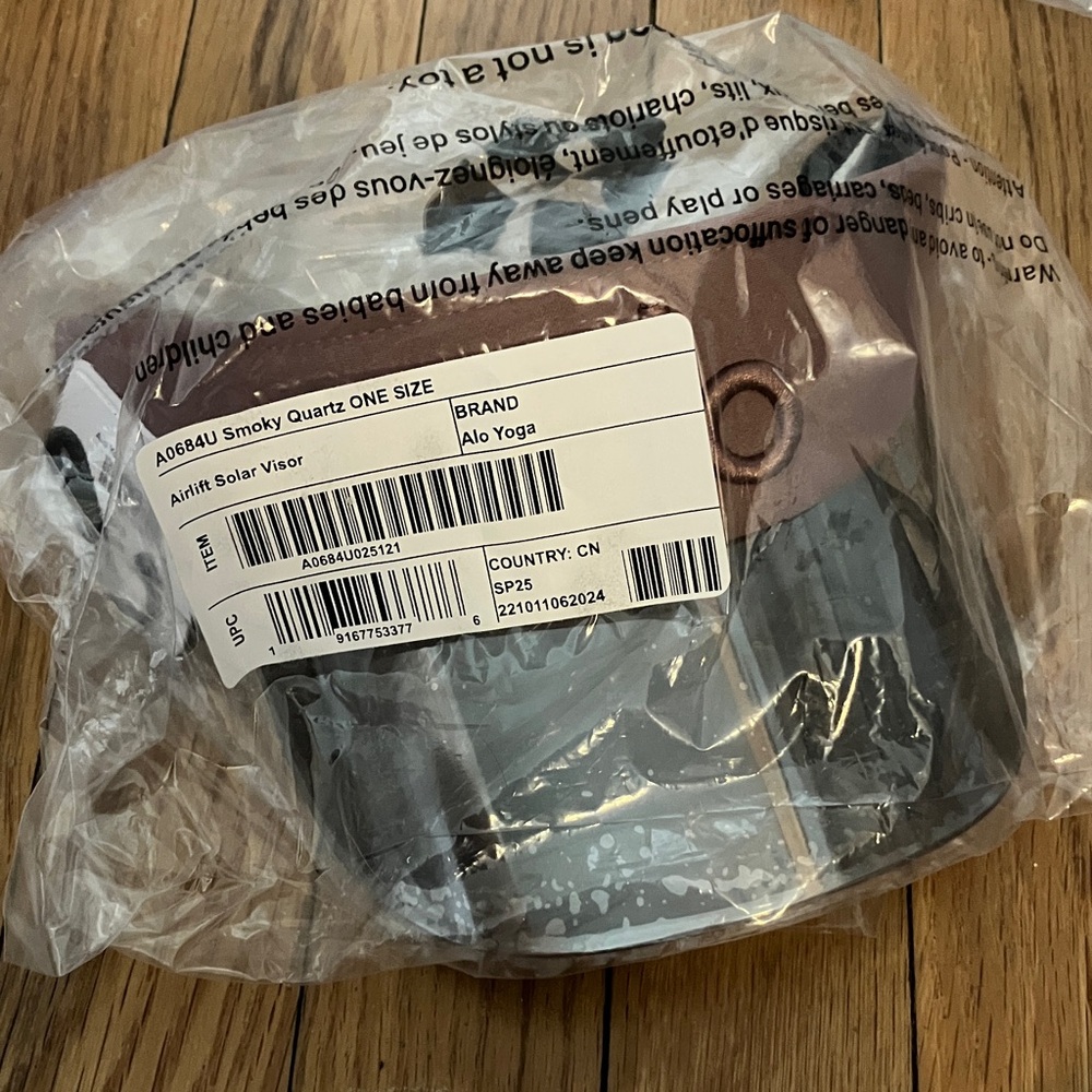 NWT Alo Yoga Smoky Quartz Airlift Solar Visor